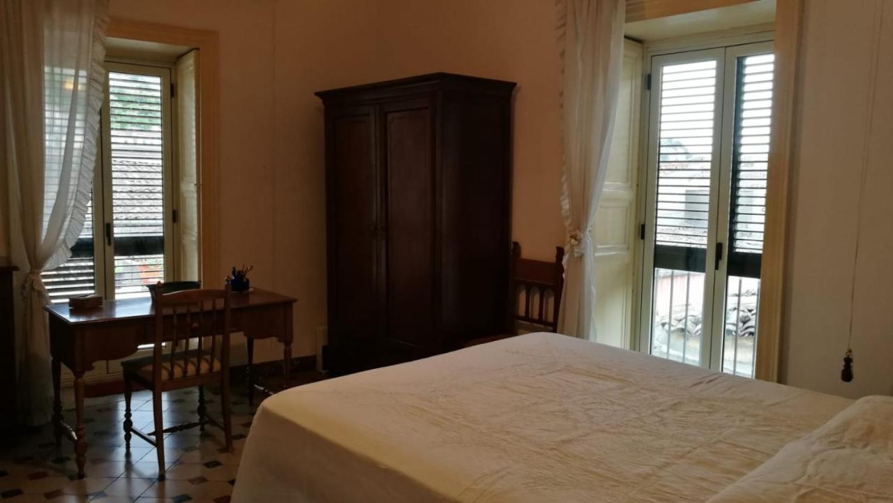 Casa Vacanza Vico Medica Modica Bagian luar foto